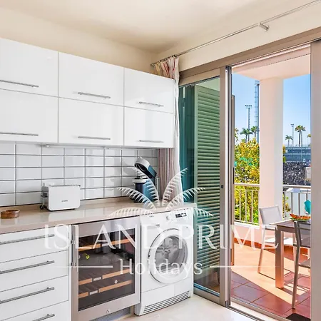 Family In Luxury Complex In La Caleta Mg5