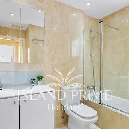 Family In Luxury Complex In La Caleta Mg5 Costa Adeje (Tenerife)