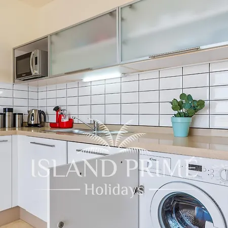 Family In Luxury Complex In La Caleta Mg5 Costa Adeje (Tenerife)