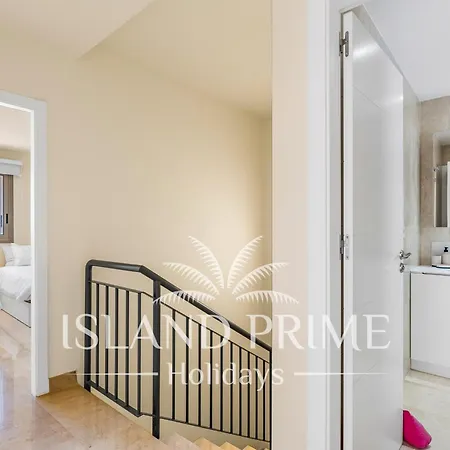 Apartment Family In Luxury Complex In La Caleta Mg5 *