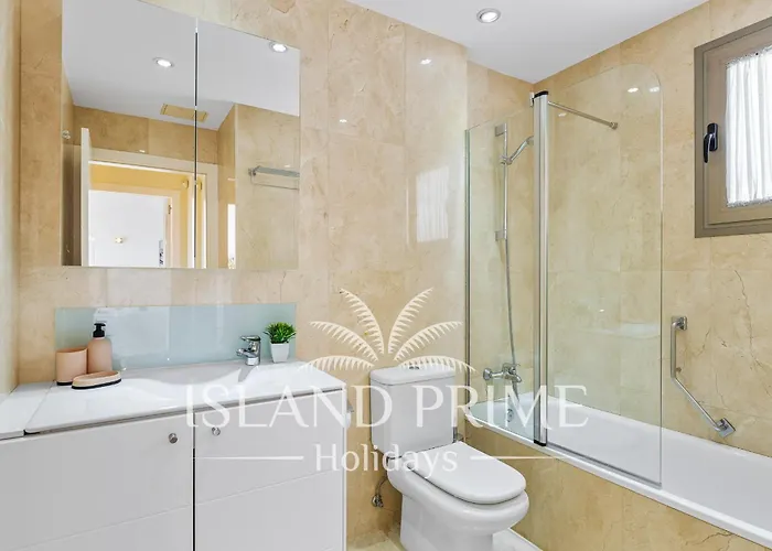 Family In Luxury Complex In La Caleta Mg5 Costa Adeje (Tenerife)