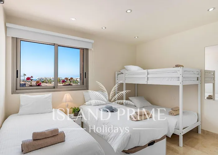 Family In Luxury Complex In La Caleta Mg5 Costa Adeje (Tenerife)